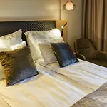 Hammer Hotel 4*